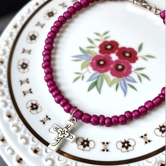 5 For $25💫Fuchsia Beads With a Silver Cross Charm Bracelet - Picture 3 of 3